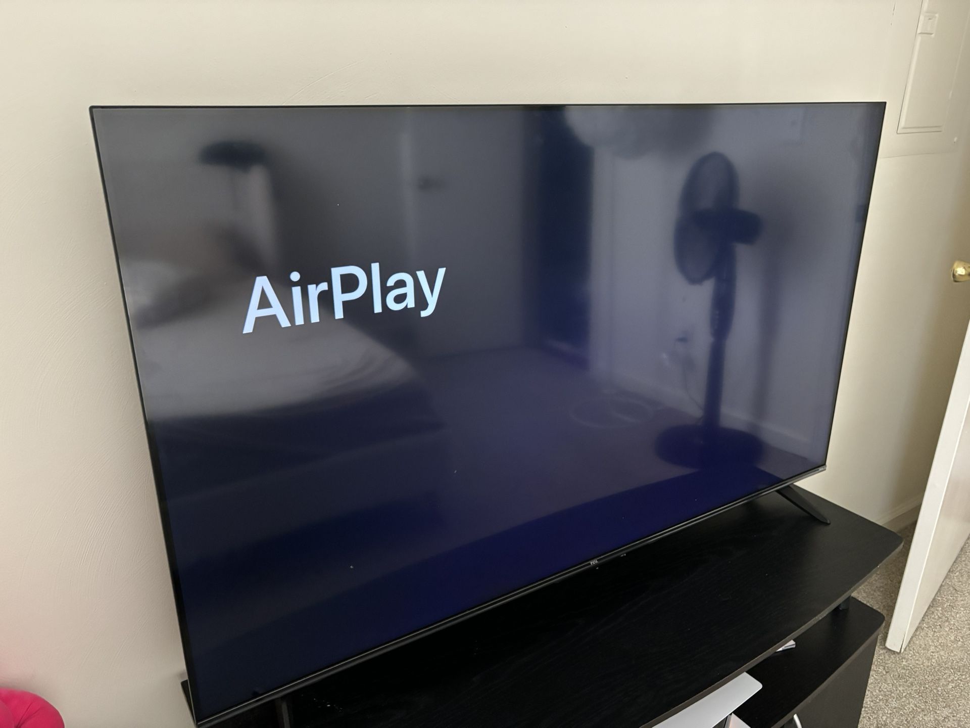 55” TCL Roku Flat Screen Tv