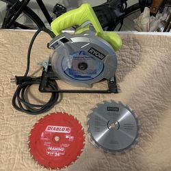 Ryobi Model Cb125 Circular Saw + 3x Blades 