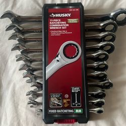 RATCHETING COMBINATION WRENCH SET