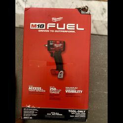 Milwaukee M18 FUEL 3/8” compact impact wrench with friction ring