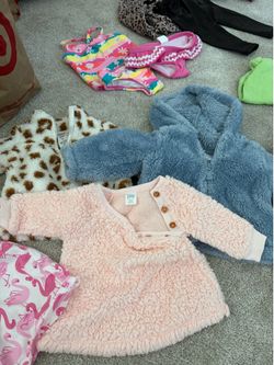 Baby girl 0-6 months LOT of clothes