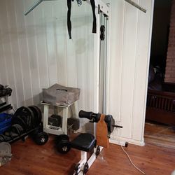 Overhead Lat Machine With Low Row 