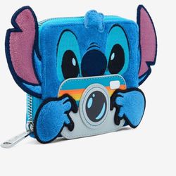 Loungefly Disney STITCH wallet (Price Is Firm)-More Wallets In Profile 🤩