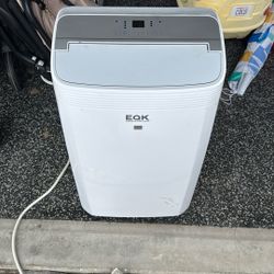 Portable Air Conditioner 10,000BTU (Like New)