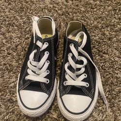 Wings barbering forfølgelse Boys Converse for Sale in Modesto, CA - OfferUp
