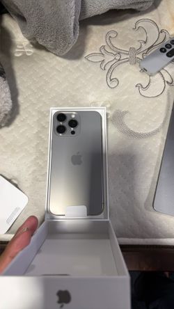 iPhone 15 Pro Max 256gb Silver Unlocked
