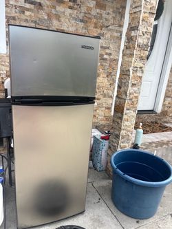 Mini Thomas Medium Size Refrigerator