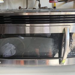 GE Microwave- Under Cabinet