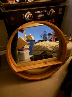 Round mirror