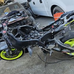 Ninja Zx10r 2011 Complete Or In Parts 