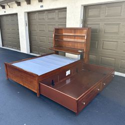 Full Size Bed with Storage or Twin Bed/ possibility of delivery
