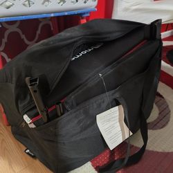 4moms Breeze Plus Portable Playard with Removable Bassinet and Baby Changing Station, Easy One-Handed Setup