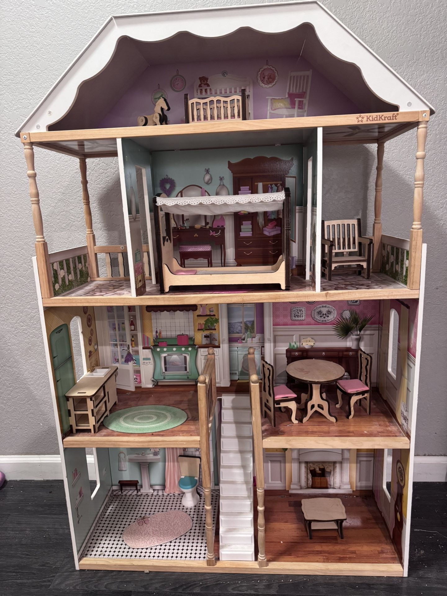 Kid kraft doll house