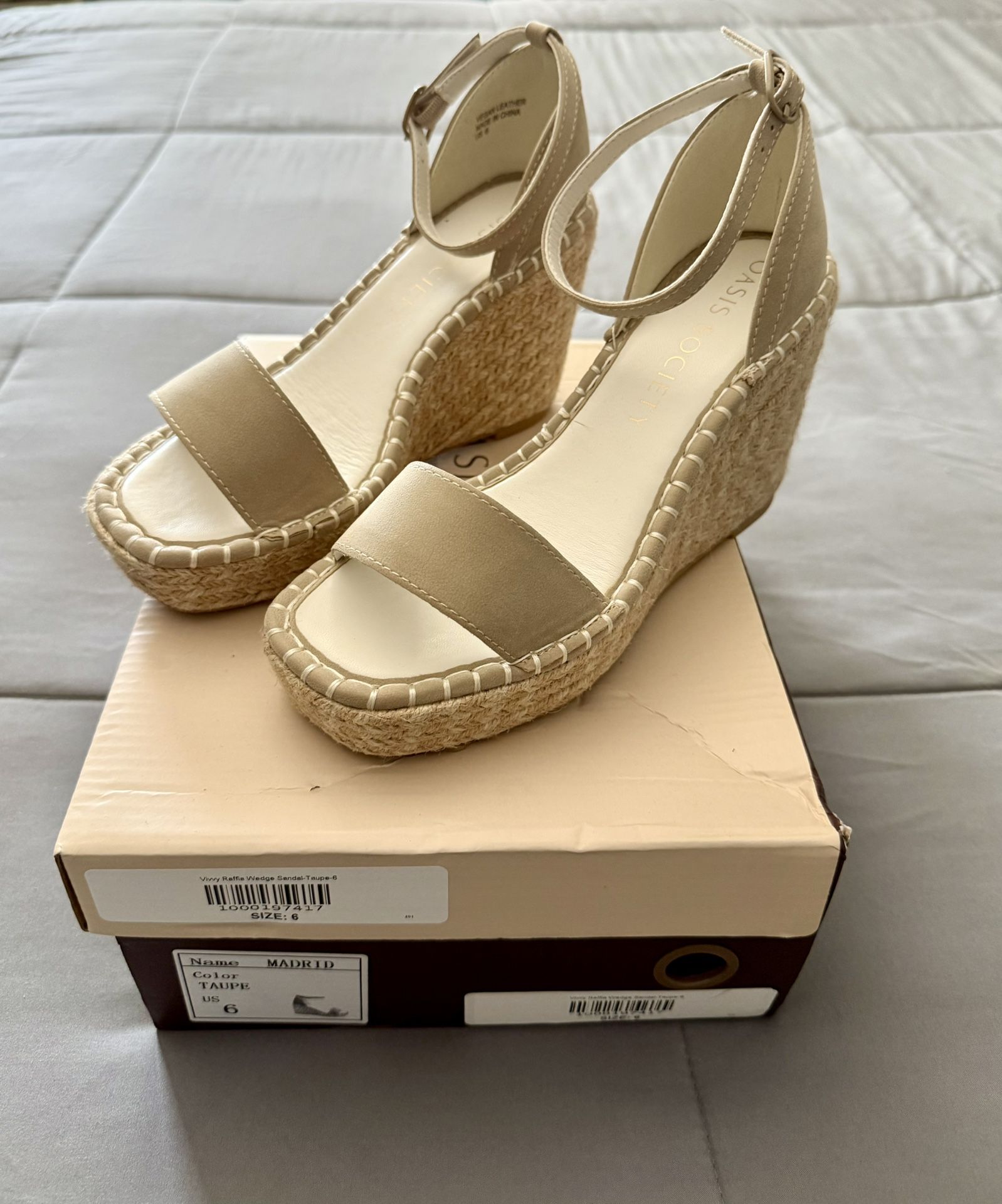 WOMEN'S WEDGE SANDALS SIZE 6