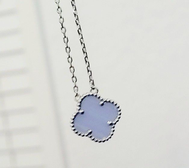 Van Silver Blue  Floral Flower Pendant Necklace Gift