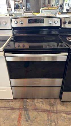 Amana Stainless Electric Range – Smooth Glass Top, 4 Burners