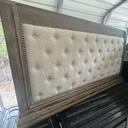 🛏️ King Size Upholstered Bed – Headboard 