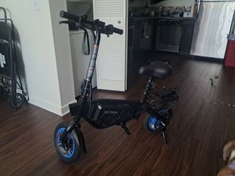 Scooter  Detson