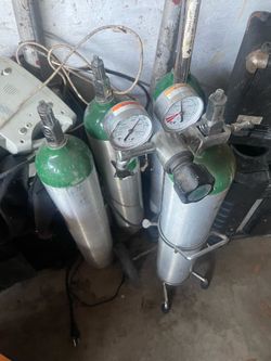 Oxygen Cylinder Tanks (Set of 4) $20 or all $60