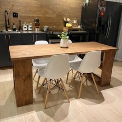 Dining Table & Chairs.