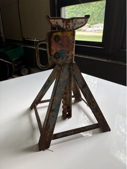 Vintage Mechanical Ratchet Farm Jack