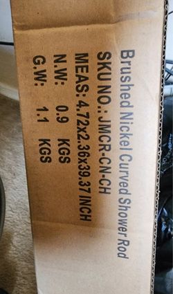 Curved shower rod