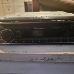 Pioneer 622 Blue Tooth 1 Week Old