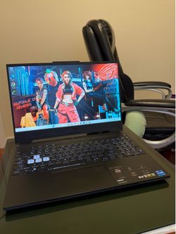 ASUS TUF Dash F15 FX517ZM-AS73 Gaming Laptop. Like New