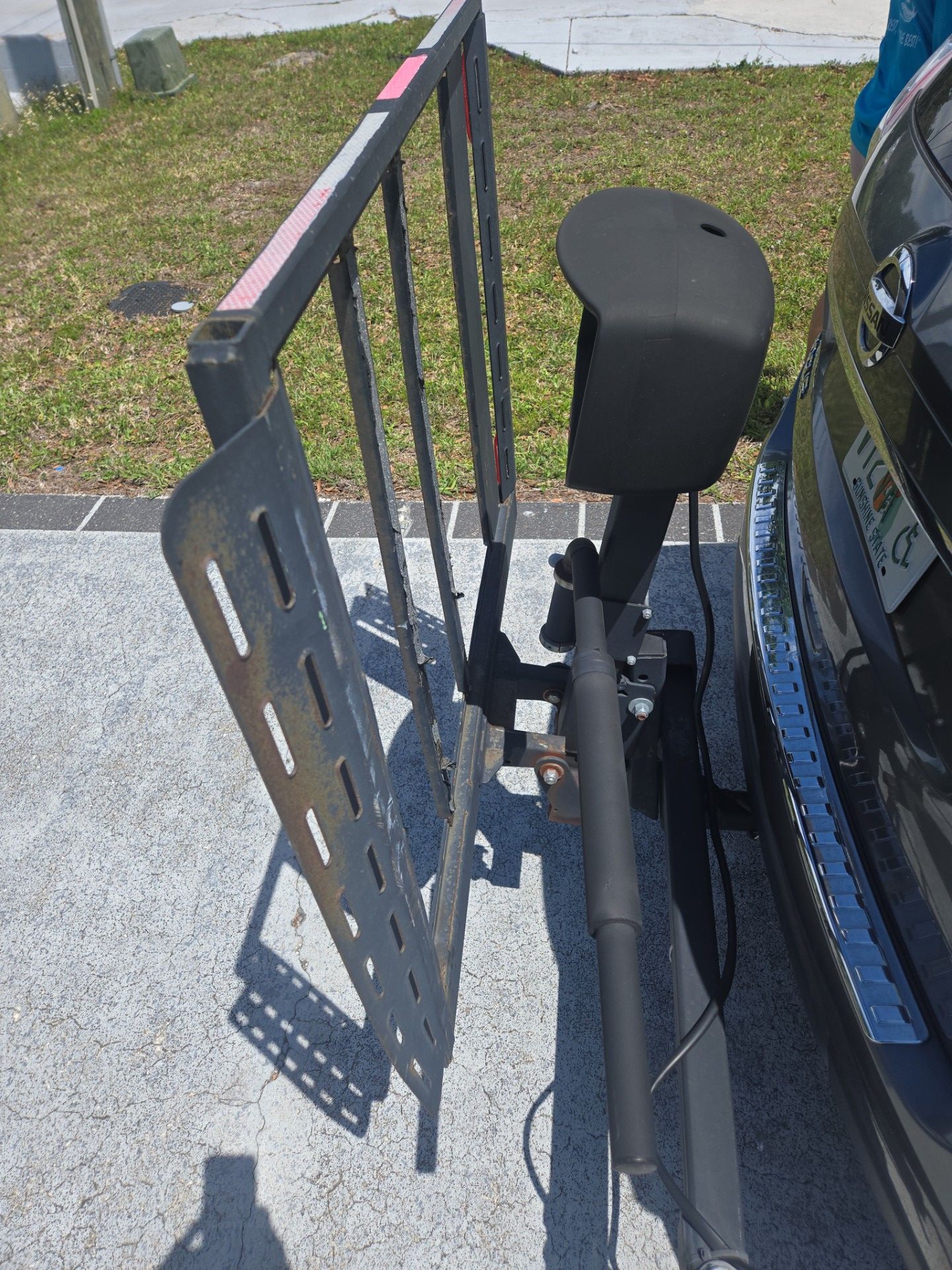 Lift holder