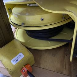 Insul-8 Industrial Retractable Cord Reel – 25ft – 125V / 15A