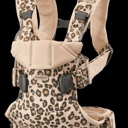 BabyBjörn Baby Carrier One, Cotton, Beige/Leopard