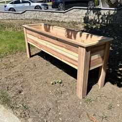 Above Ground Planters 🌶️🌼🍓🥦🥒