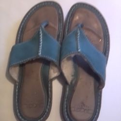 UGG FLIP FLOPS 