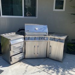 Clean And Never Used Outdoor BBQ Jenn-Air