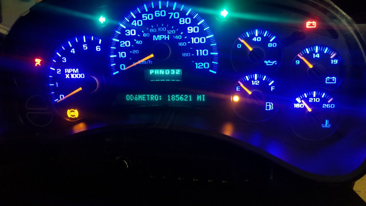 GM OEM 03 - 06 Chevy GMC Instrument Gauge Cluster with Blue LEDs and 185k Miles!