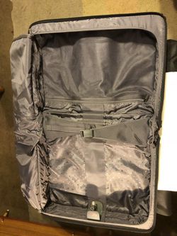 Tumi 22030D4 Two wheeled rolling bag -FOR OR REPAIR ONLY- for Sale in Glendale, AZ - OfferUp