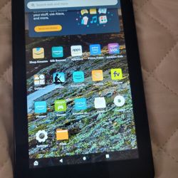 Like New 16 gb Fire Tablet 6"