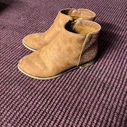 Cat & Jack Girl’s Ankle Boots