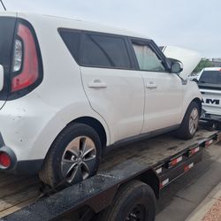 2015 Kia Soul for parts