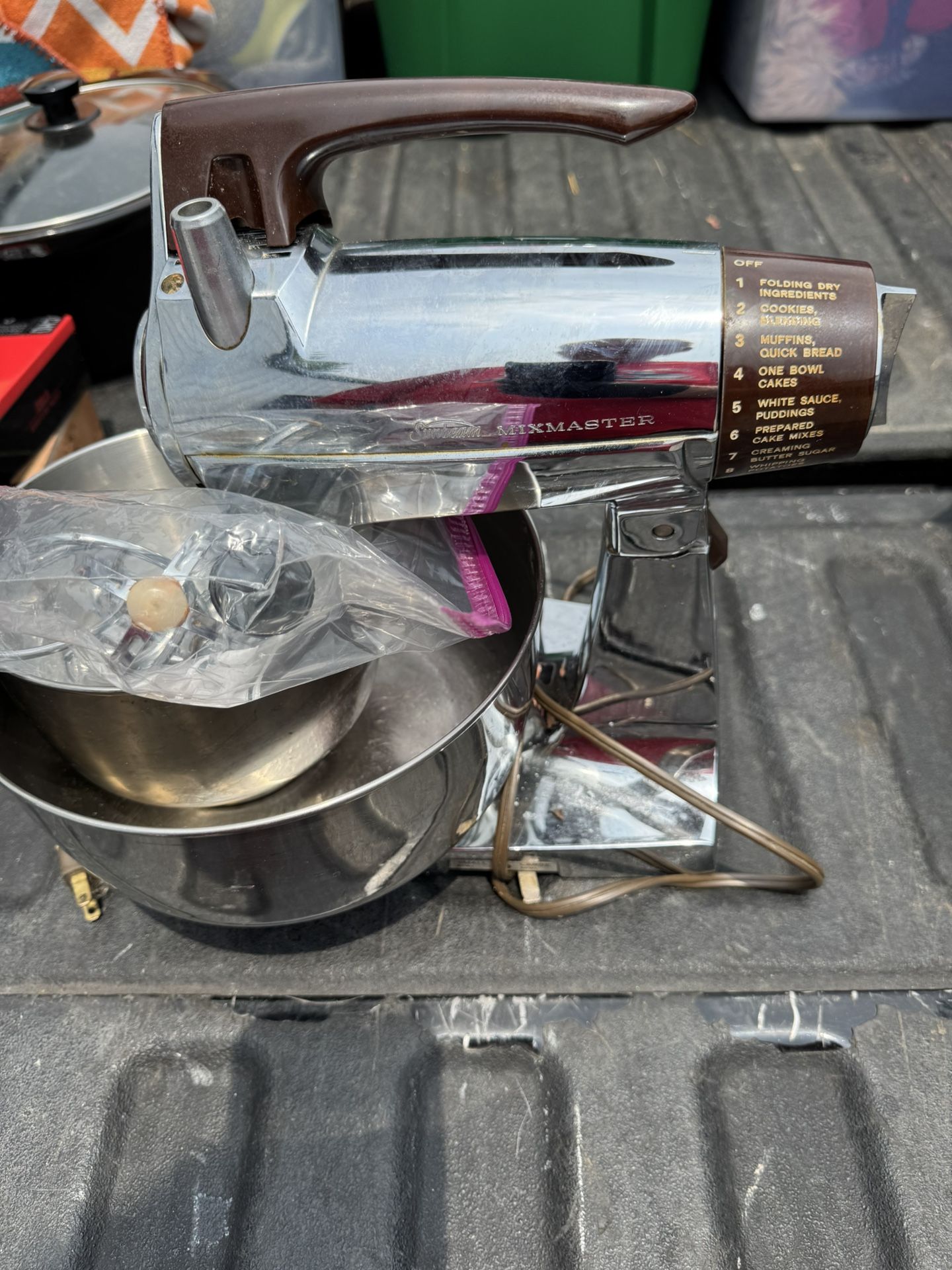 Sunbeam Mixmaster 12 Speed Mixer Chrome with Two Bowls