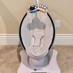 4moms mamaRoo 4 Multi-Motion Baby Swing, Bluetooth Baby Rocker with 5 Unique Motions, Nylon Fabric,