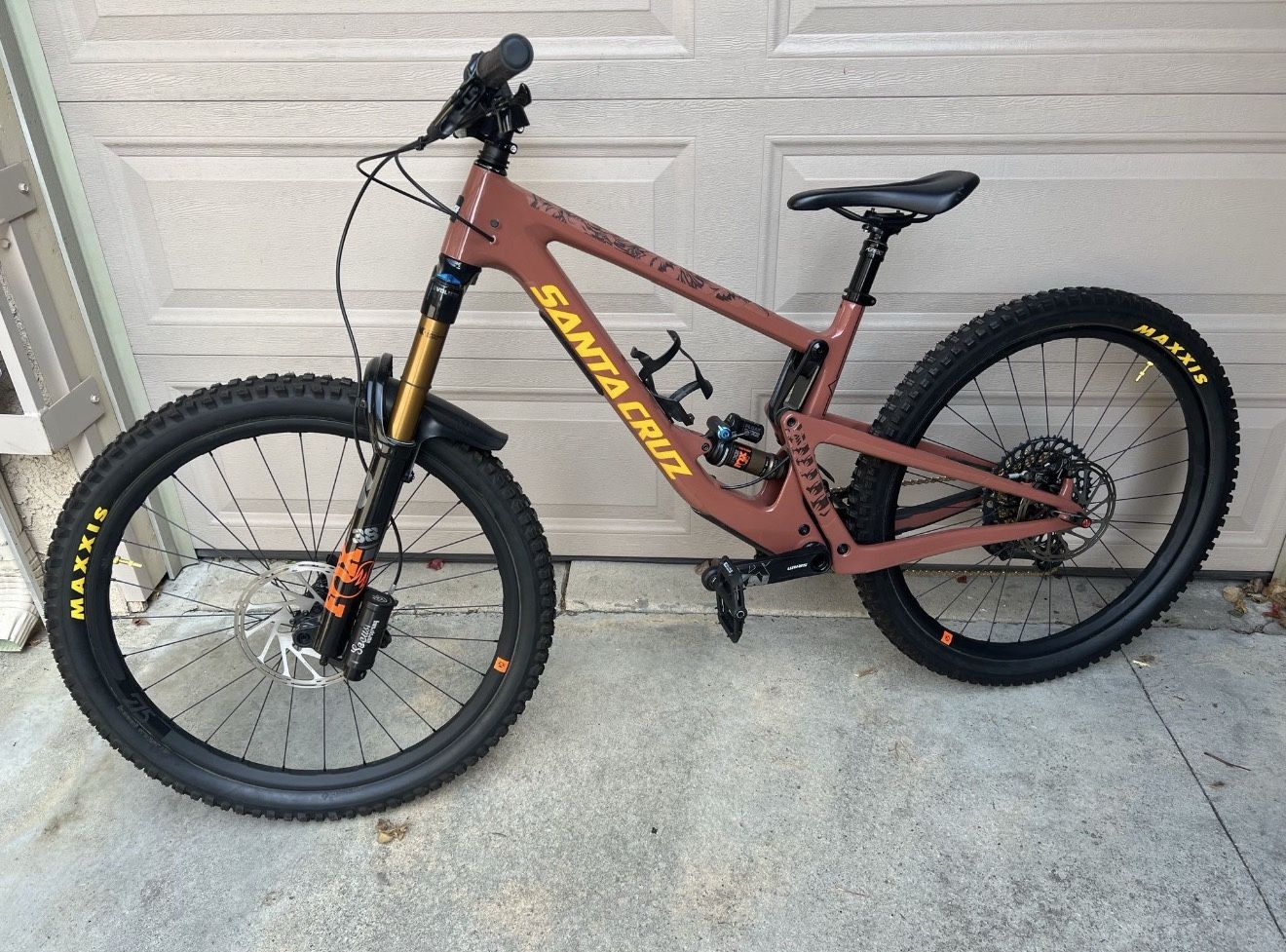 🔥Santa Cruz Bronson Carbon Fiber Medium R Build With Lots Of Upgrades 🔥