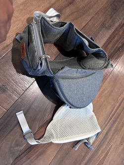 Very clean Sunveno baby carrier