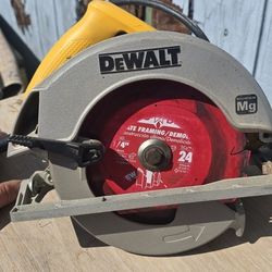 Corded Dewalt Circular Saw