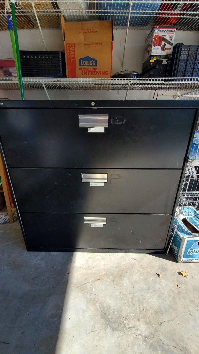 Heavy Duty Metal Filing Cabinet/ Storage