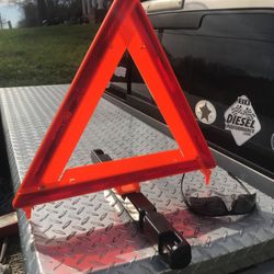 Highway Safety Triangles for breakdown