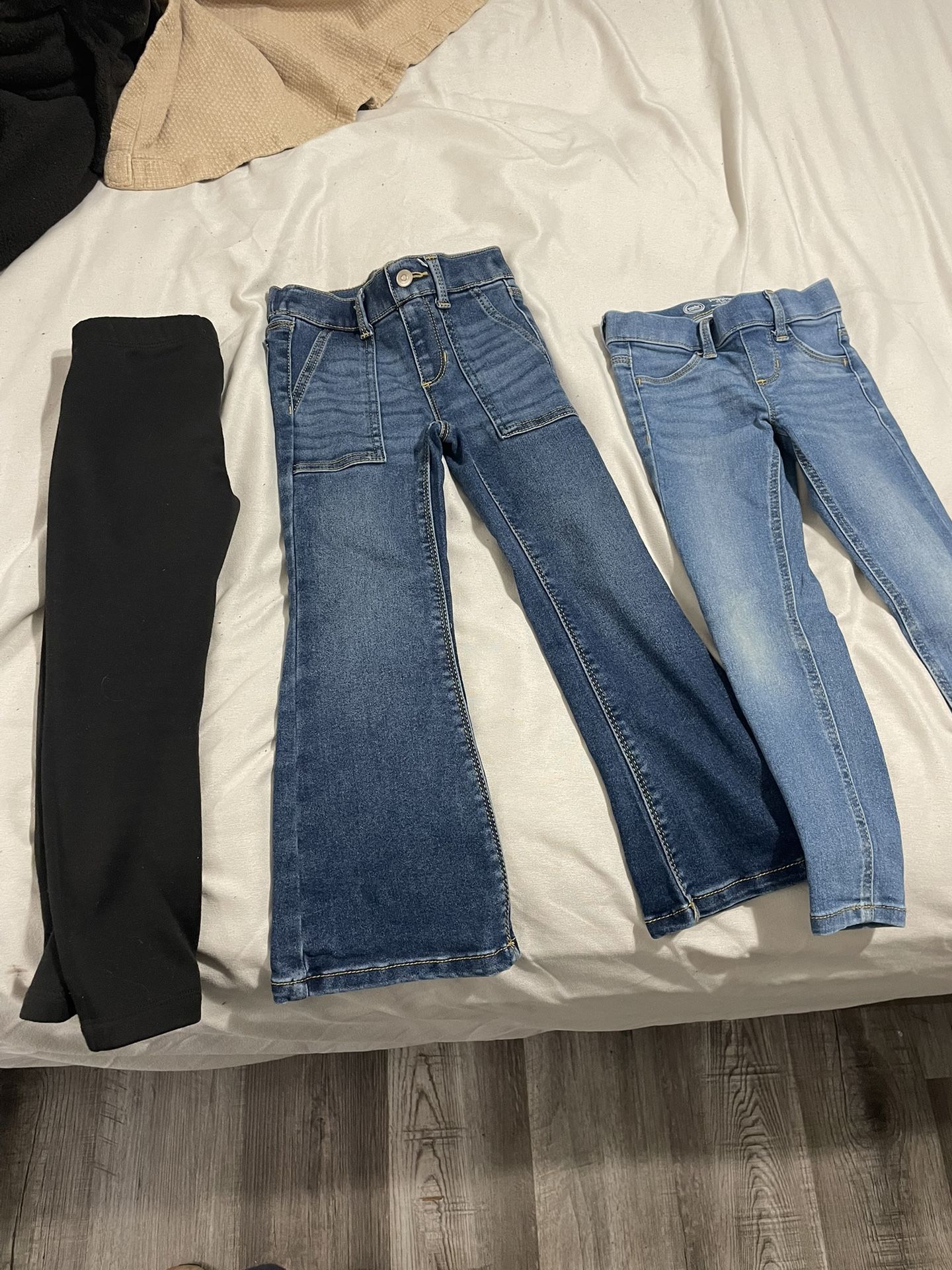 Size 4/5 Kids Pants.