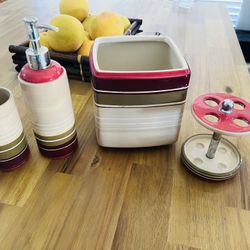 Bath Set  4 Pieces 
