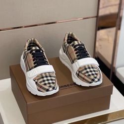 Burberry Sneakers 