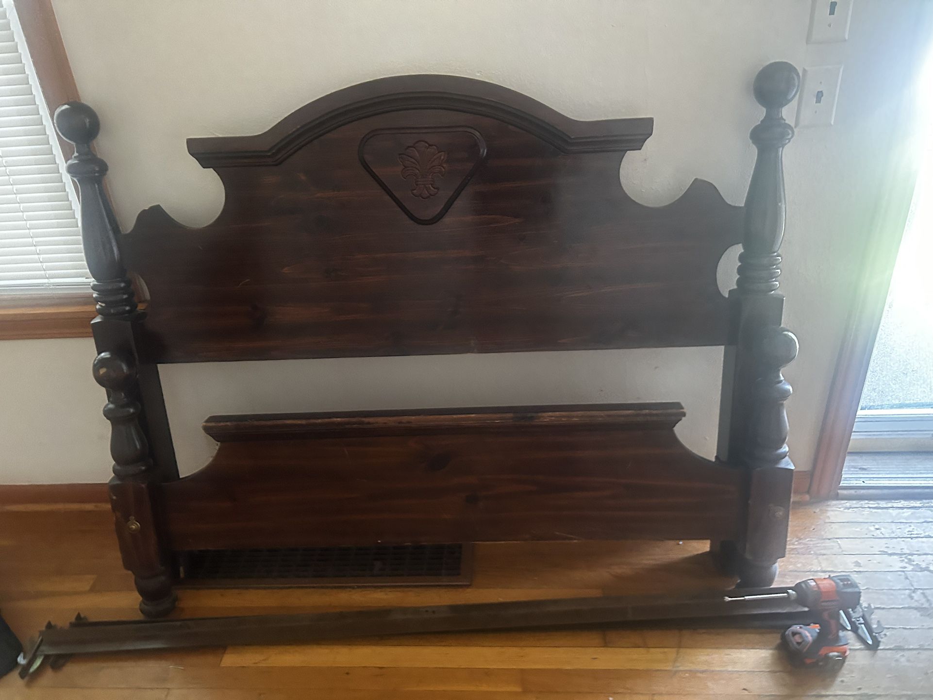 08/03/90 Bed frame 